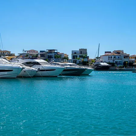 Stunning Vacation For Up To Ten With Balcony All Yours *